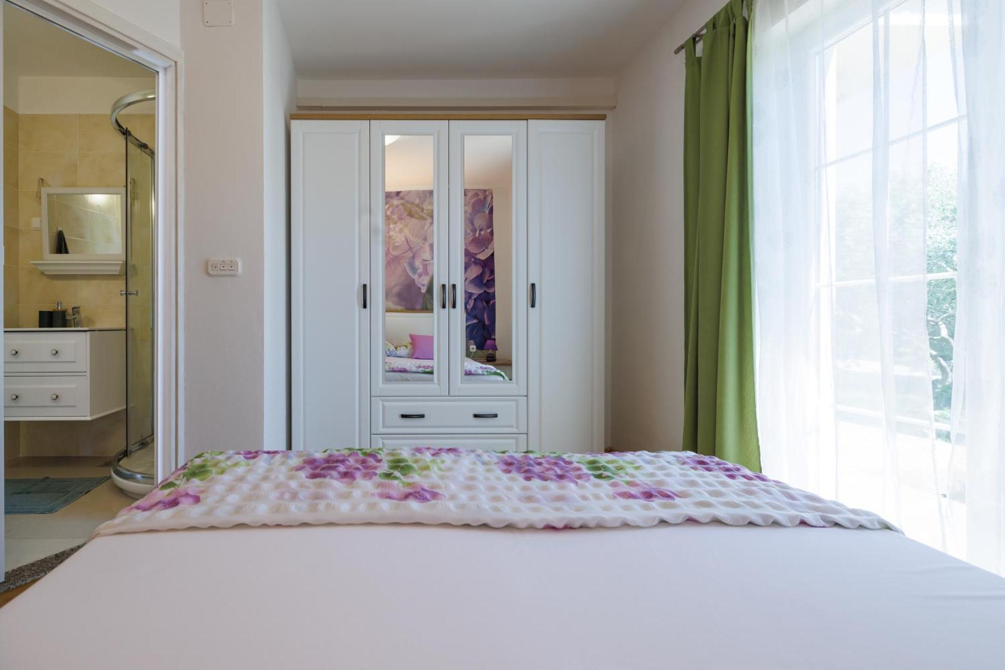 Apartmani Olea Krk Krk Town Exterior photo