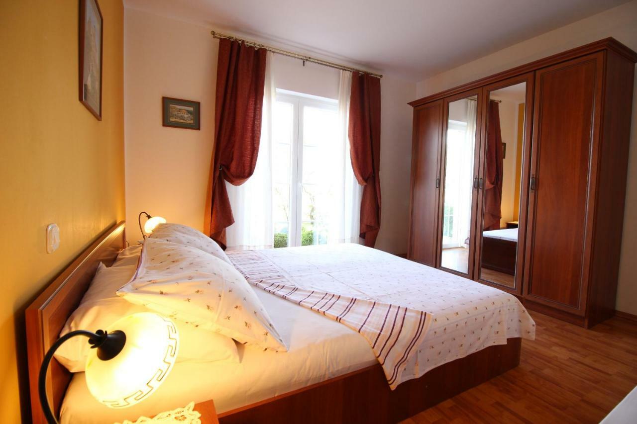 Apartmani Olea Krk Krk Town Exterior photo